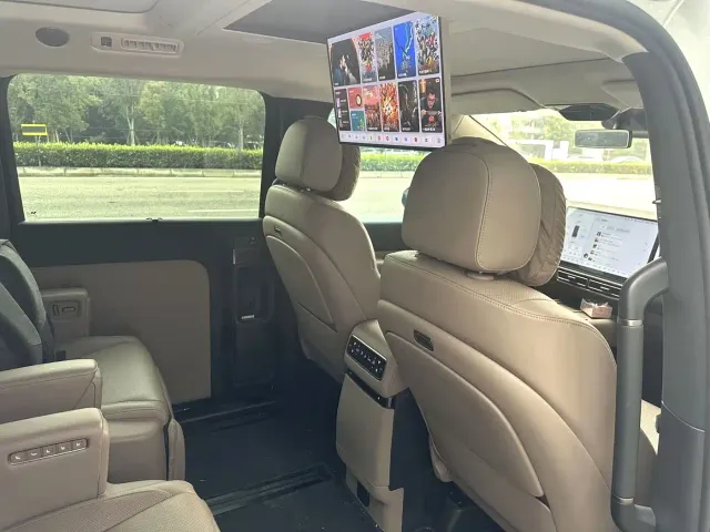 Li Auto MEGA — Фото автомобиля 4