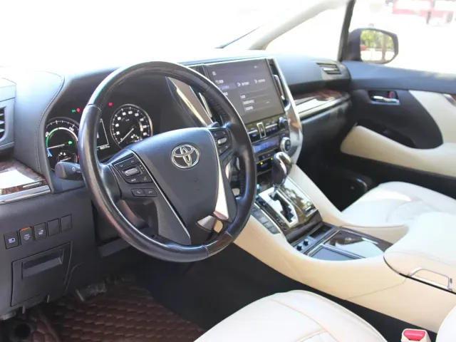 Toyota Alphard 2021 Hybrid 2.5L Luxury — Фото автомобиля 11