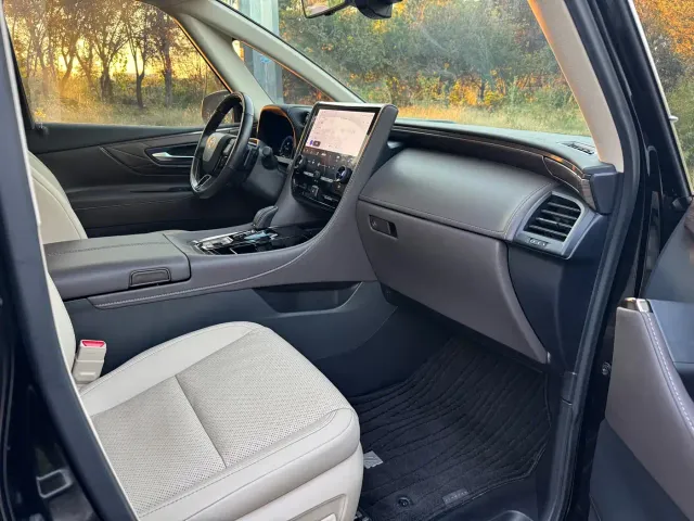 Toyota Alphard — Фото автомобиля 11