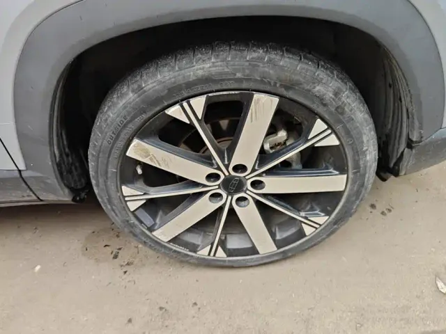 Geely ICON — Фото автомобиля 6