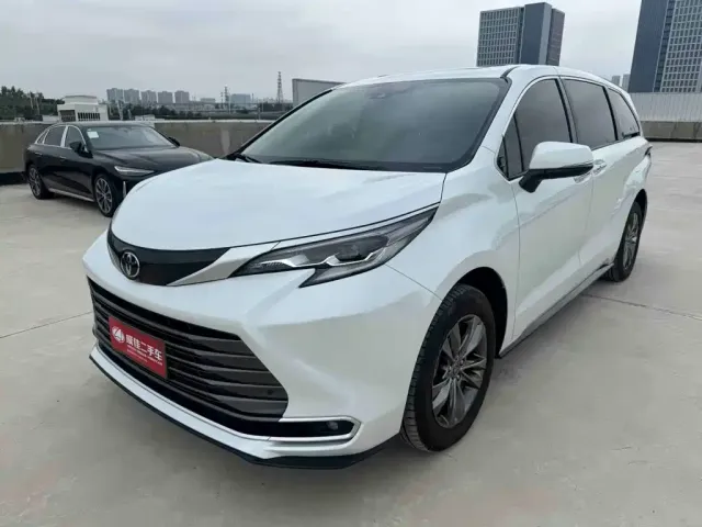 Фотография автомобиля — Toyota Sienna