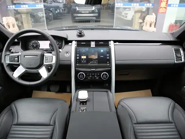 Land Rover Discovery — Фото автомобиля 10