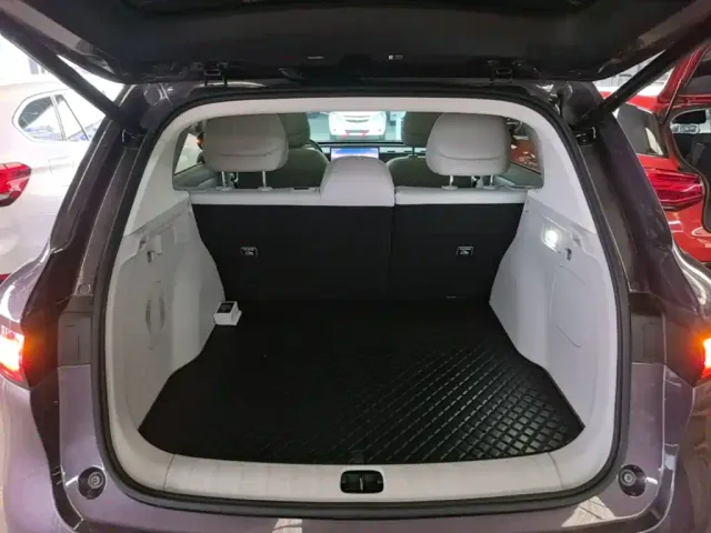 Leapmotor B10 — Фото автомобиля 18