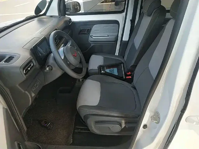 Wuling Zhiguang NEV — Фото автомобиля 14