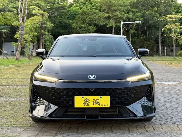 Changan UNI-V — Фото автомобиля 3