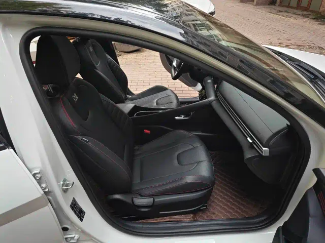 Hyundai Elantra — Фото автомобиля 17
