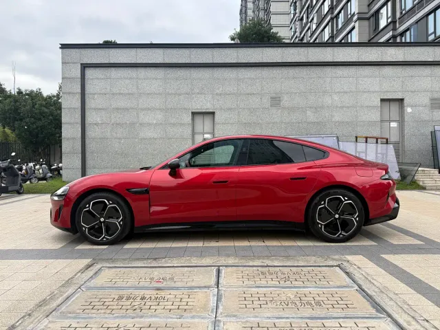 Xiaomi SU7 — Фото автомобиля 16