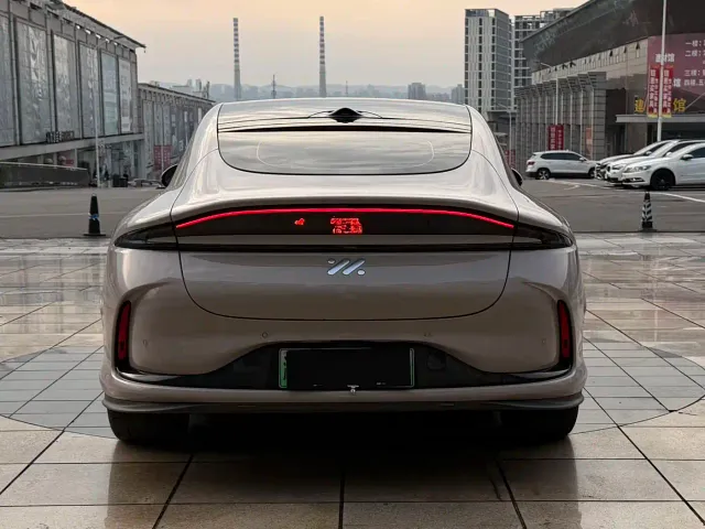 IM Motors L6 — Фото автомобиля 16