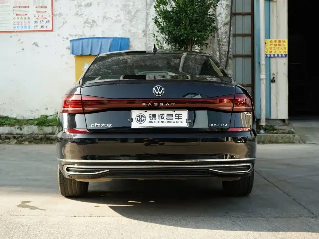 Volkswagen Passat — Фото автомобиля 4