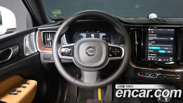 Volvo XC60 2nd Gen — Фото автомобиля 13