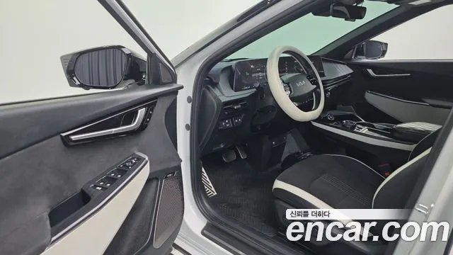 Kia EV6 — Фото автомобиля 12