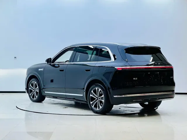 Aito M7 — Фото автомобиля 5