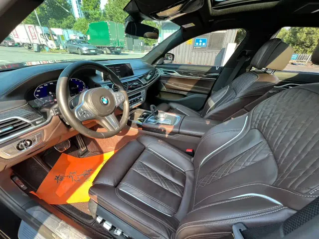BMW 7 Series — Фото автомобиля 4