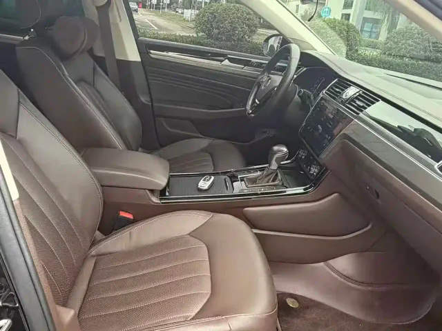 Volkswagen Phideon — Фото автомобиля 6