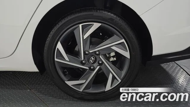 Hyundai Avante CN7 — Фото автомобиля 6