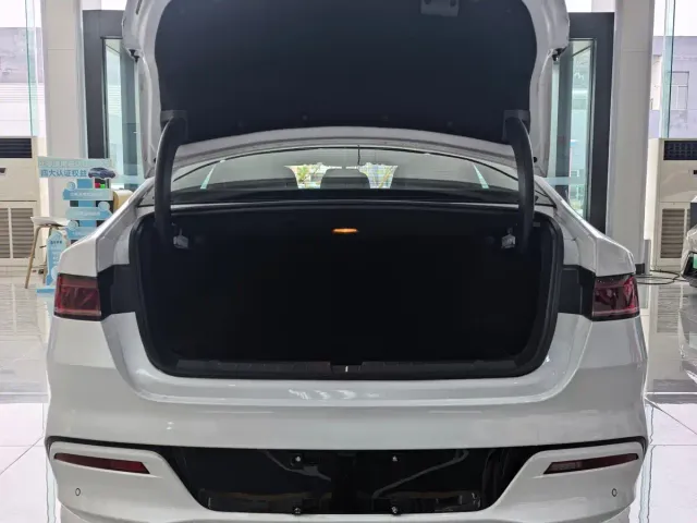 BYD Qin PLUS — Фото автомобиля 4