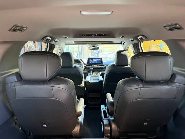 Toyota Sienna — Фото автомобиля 13