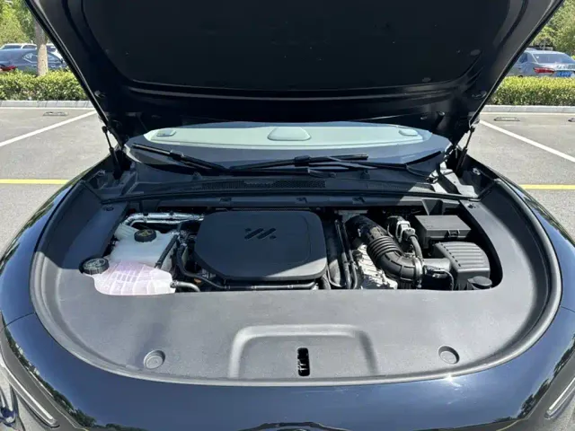 IM Motors LS6 — Фото автомобиля 17