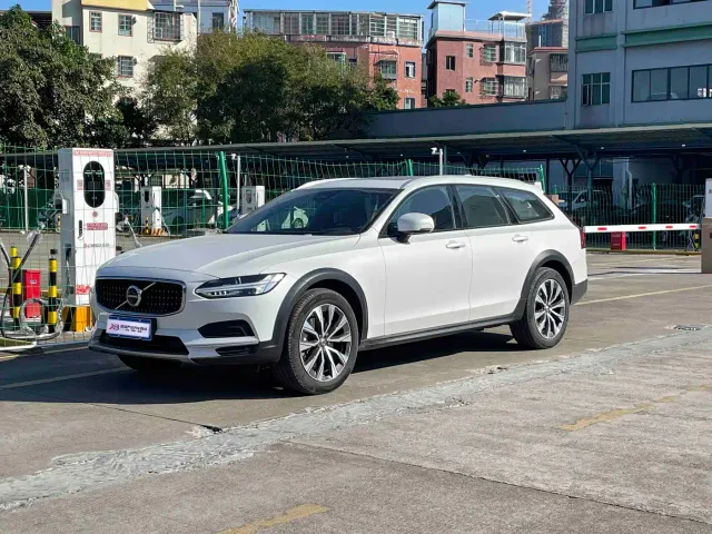 Фотография автомобиля — Volvo V90
