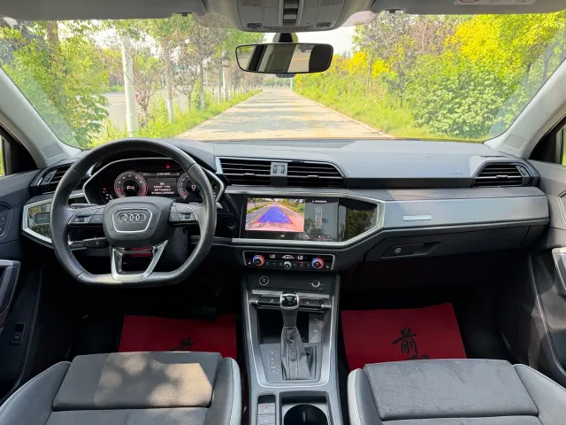 Audi Q3 — Фото автомобиля 10