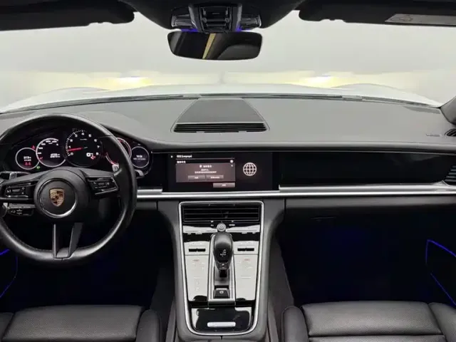 Porsche Panamera — Фото автомобиля 10