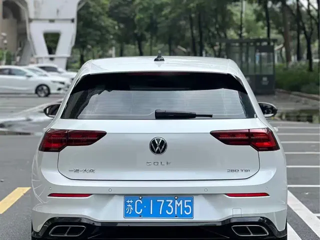 Volkswagen Golf — Фото автомобиля 4
