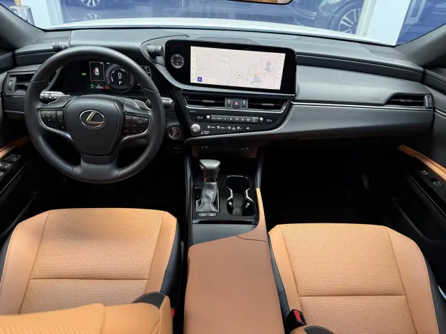 Lexus ES — Фото автомобиля 9
