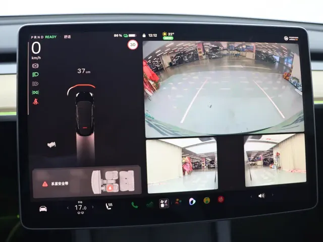 Tesla Model Y — Фото автомобиля 17