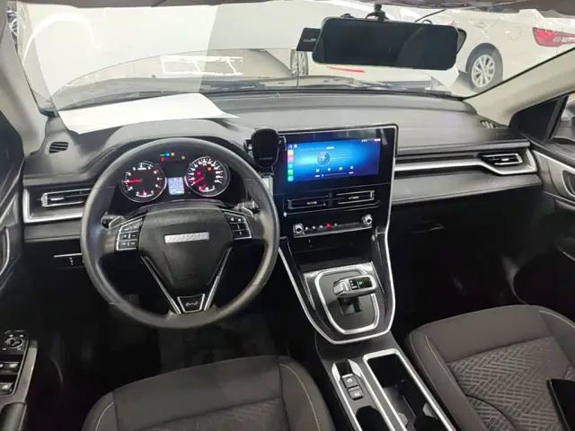 Haval M6 — Фото автомобиля 9