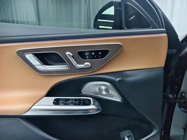 Mercedes-Benz E-Class — Фото автомобиля 8