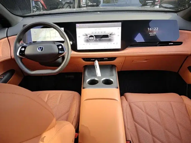 Changan CS75 Plus — Фото автомобиля 9