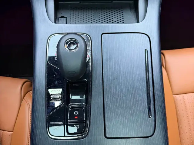 GAC Trumpchi E9 — Фото автомобиля 14