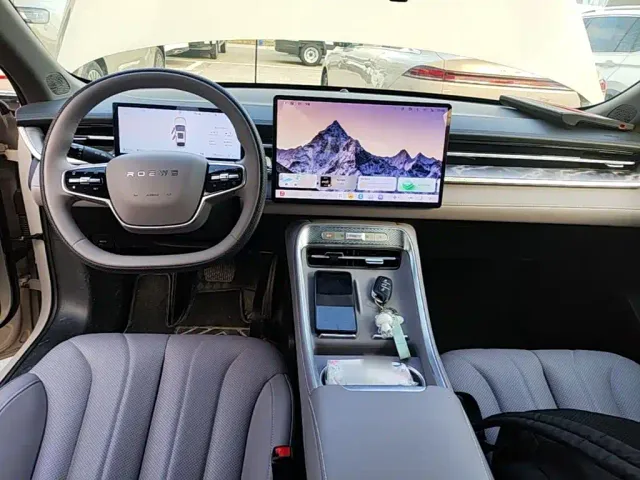 Roewe M7 DMH — Фото автомобиля 9