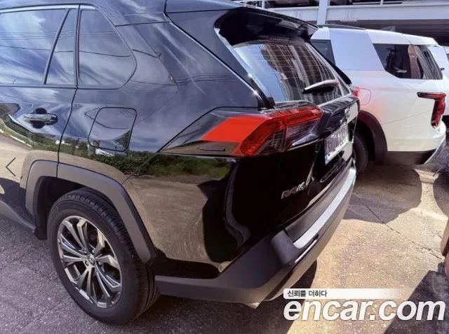 Toyota RAV4 Generation 5 — Фото автомобиля 5
