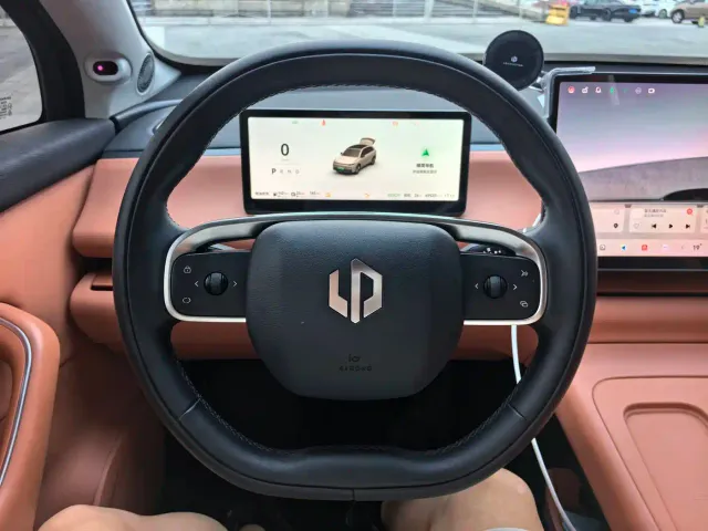 Leapmotor C10 — Фото автомобиля 15