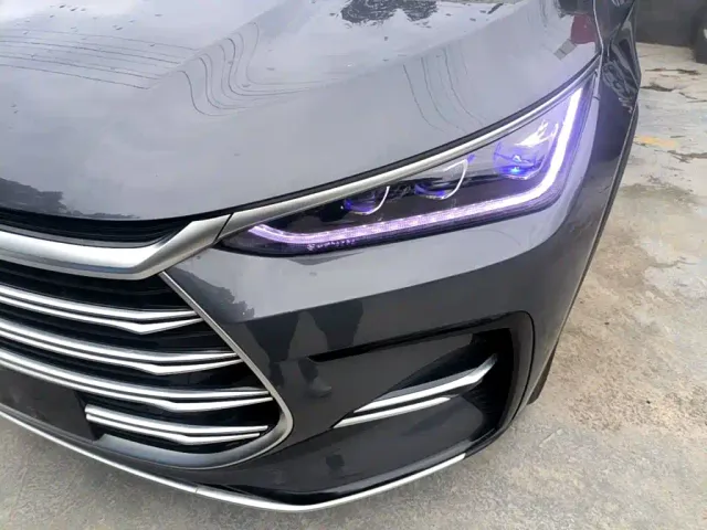 BYD Tang — Фото автомобиля 23