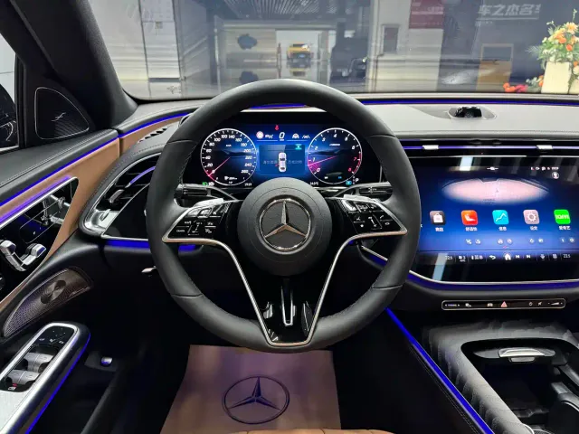 Mercedes-Benz E-Class — Фото автомобиля 7
