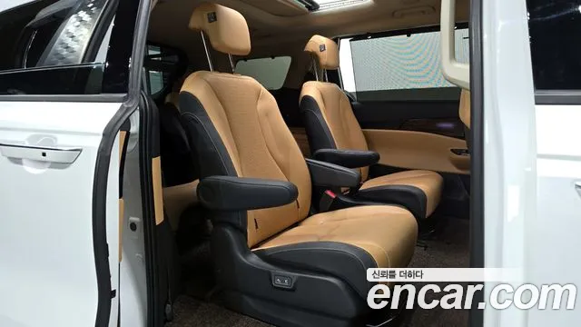 Kia Canival Carnival 4 поколение Дизель 9 мест Signature — Фото автомобиля 4