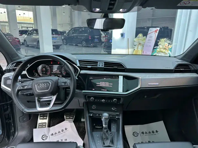 Audi Q3 — Фото автомобиля 4