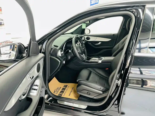 Mercedes-Benz Mercedes-Benz GLC 2022 Facelift GLC 260 L 4MATIC Dynamic — Фото автомобиля 4