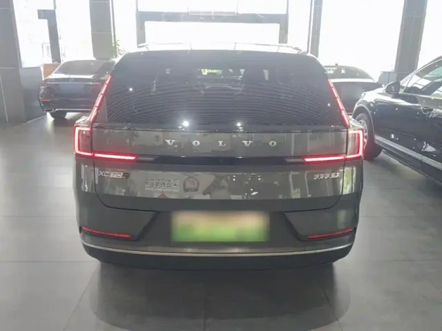 Volvo Volvo XC70 Plug-in Hybrid 2025 High-end Version — Фото автомобиля 5