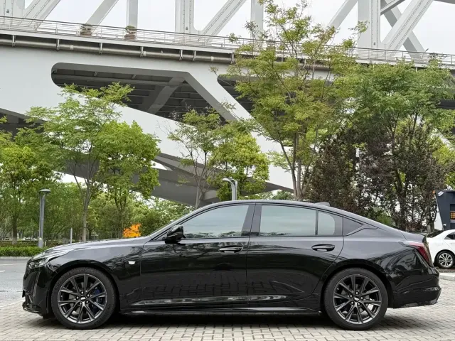 Cadillac CT5 — Фото автомобиля 4