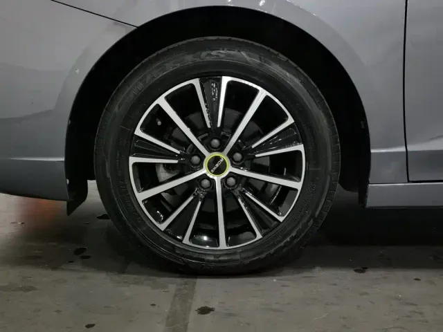 Roewe i5 — Фото автомобиля 17