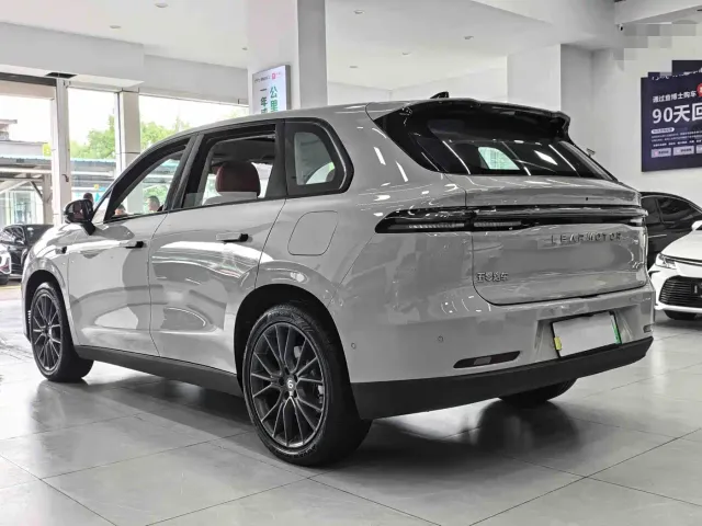 Leapmotor C10 — Фото автомобиля 9