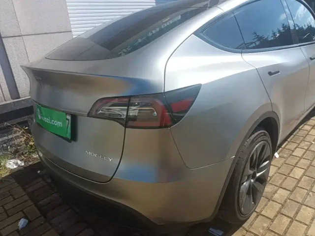 Tesla Model Y — Фото автомобиля 7