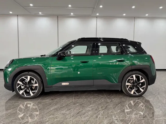 MINI Electric MINI ACEMAN — Фото автомобиля 4