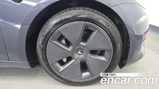 Tesla Model 3 — Фото автомобиля 18