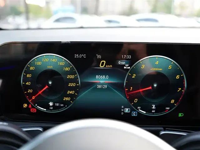Mercedes-Benz GLB-Class — Фото автомобиля 18