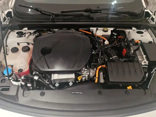 Geely Galaxy L6 — Фото автомобиля 10