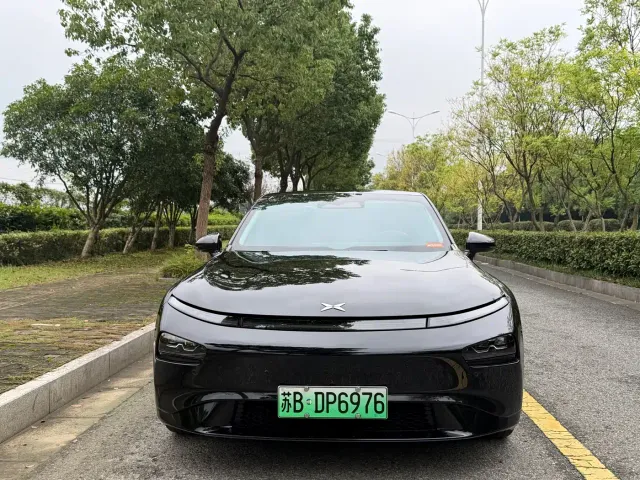 Xpeng P7 — Фото автомобиля 2